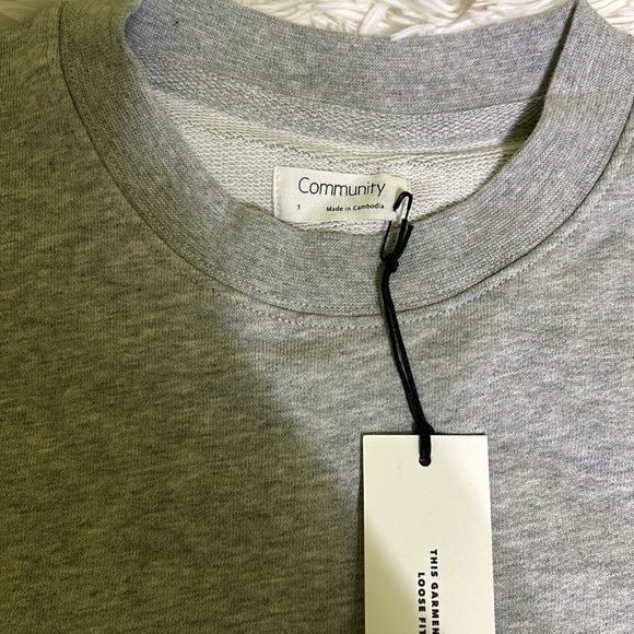 Community Oversized Crew Sweatshirt - Picture 3 of 4